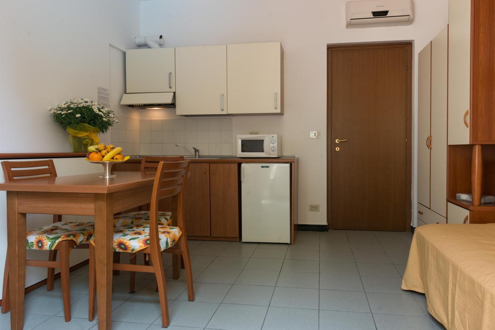 Coccodrillo Hotel & Apartments Varazze Luaran gambar